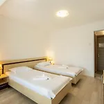 Venus 3* Mamaia